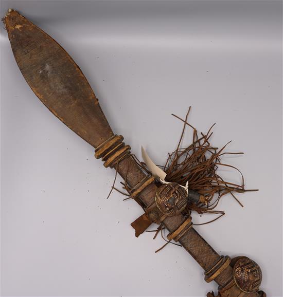 Zulu ceremonial sword(-)